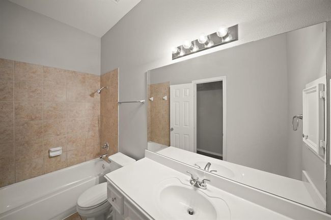 13003 Castlewind Ln, House other with 4 bedrooms, 2 bathrooms and 2 parking in Pearland TX | Image 18