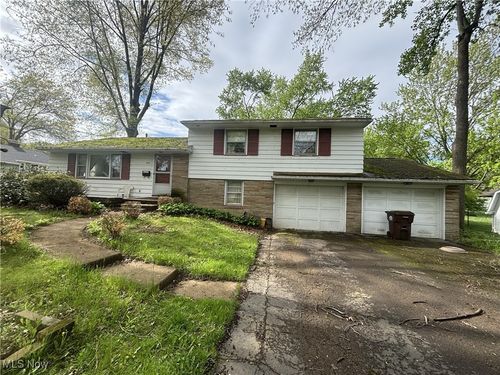 223 Sunset Ct, Columbiana, OH, 44408-1129 | Card Image