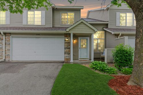 5280 207th St N, Forest Lake, MN, 55025-8020 | Card Image