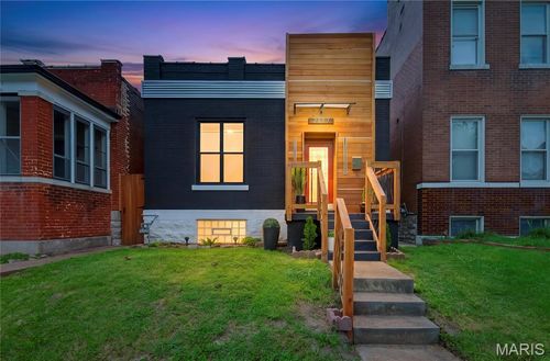 7117 Vermont Ave, Saint Louis, MO, 63111-3032 | Card Image
