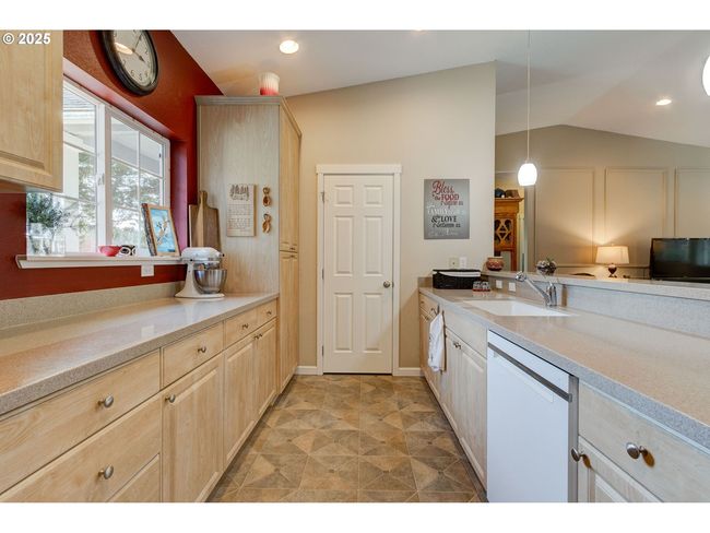 19691 Se Semple Rd, House other with 3 bedrooms, 2 bathrooms and 2 parking in Damascus OR | Image 11