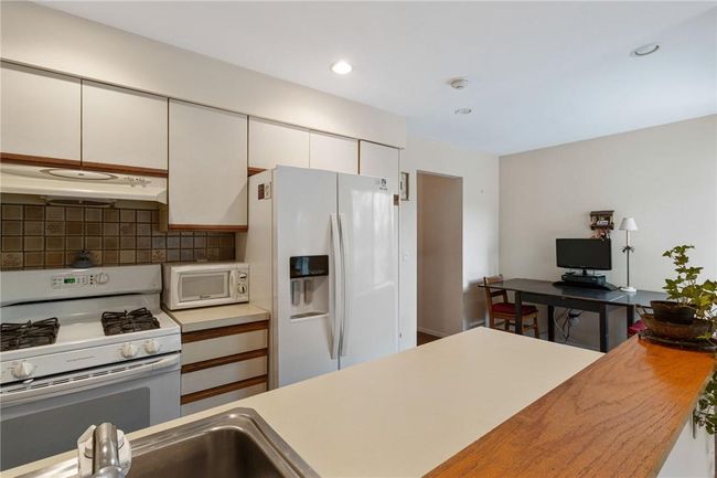 Open concept kitchen | Image 12