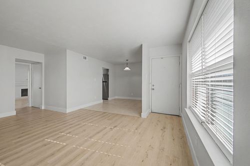 apt-236-8095 Meadow Rd, Dallas, TX, 75231-3413 | Card Image