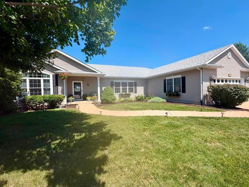 2718 E 58th St, Davenport, IA, 52807-3541 | Card Image