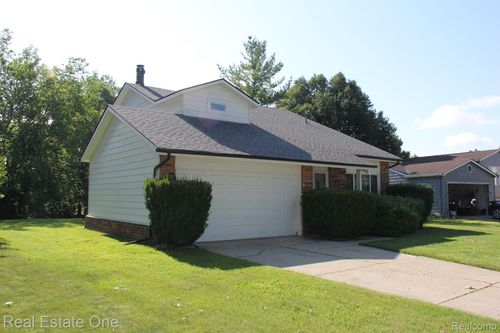 24556 Park Ridge Ct, Novi, MI, 48375-2661 | Card Image