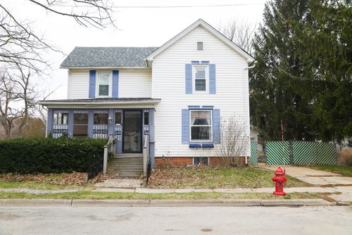 302 S East St, Earlville, IL, 60518-8230 | Card Image