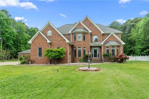 2234 Creekway Dr, Smithfield, VA, 23430-5145 | Card Image