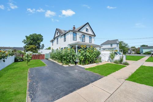 10 Harrison Ave, Hicksville, NY, 11801-3156 | Card Image