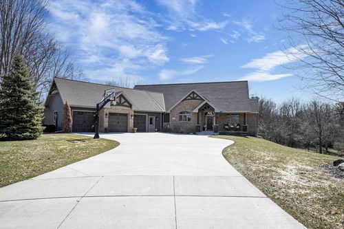 2592 Remington Court, GREEN BAY, WI, 54302 | Card Image