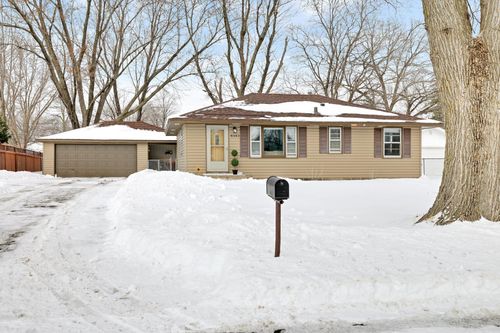 8382 Granada Ave S, Cottage Grove, MN, 55016-2629 | Card Image