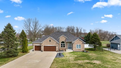 531 Foxmoor Dr, Plainwell, MI, 49080-1083 | Card Image
