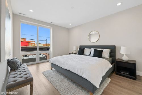 unit-208-2342 W Adams St, Chicago, IL, 60612-5603 | Card Image