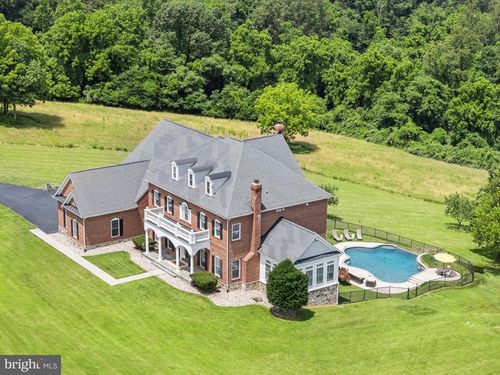 22077 Oatlands Rd, ALDIE, VA, 20105-1713 | Card Image