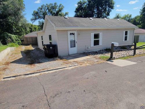 3137 Nw 66th St, Topeka, KS, 66618-2069 | Card Image