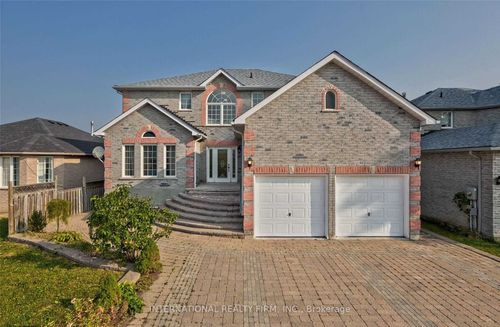 8 Cheltenham Rd, Barrie, ON, L4M6T2 | Card Image