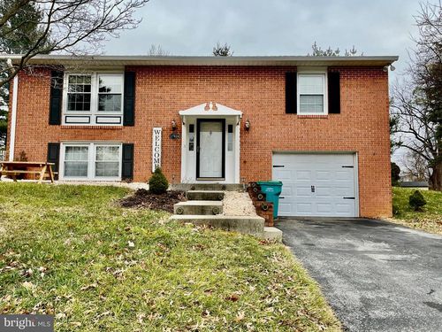 17824 Greentree Ln, HAGERSTOWN, MD, 21740-7865 | Card Image