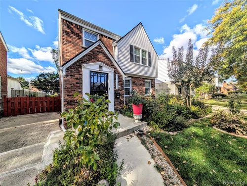 17211 Huntington Rd, Detroit, MI, 48219-3520 | Card Image