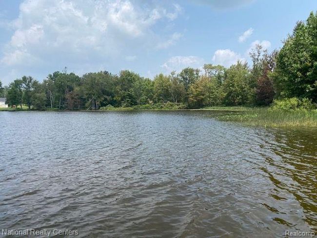 3 - 11987 Shenandoah Dr, Home with 2 bedrooms, 2 bathrooms and null parking in South Lyon MI | Image 40