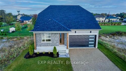 113 Bean Street, Minto, ON, N0G1Z0 | Card Image