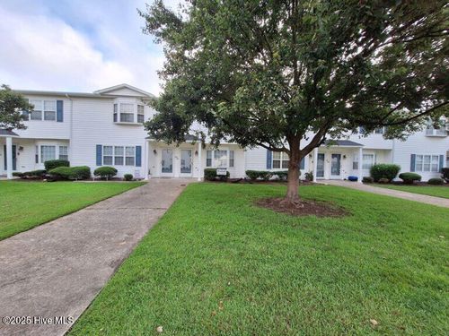 fff8-3989 Sterling Pointe Dr, Winterville, NC, 28590-7899 | Card Image