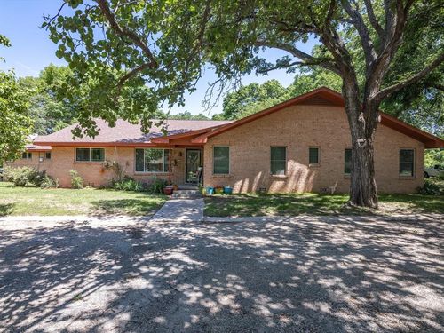 401 Circle Drive, Decatur, TX, 76234 | Card Image