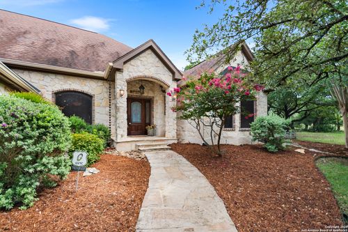 106 Oak Meadow Ln, Boerne, TX, 78006-5797 | Card Image