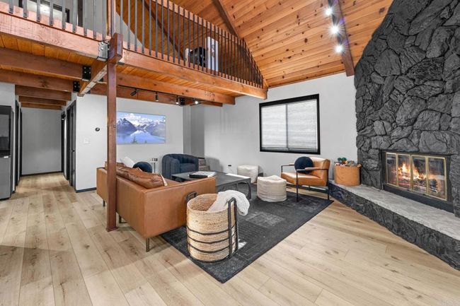 41605 Swan Dr, House other with 3 bedrooms, 2 bathrooms and 2 parking in Big Bear Lake CA | Image 8