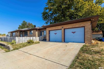 2002 7 Th Street, House other with 2 bedrooms, 2 bathrooms and null parking in Moline IL | Image 2