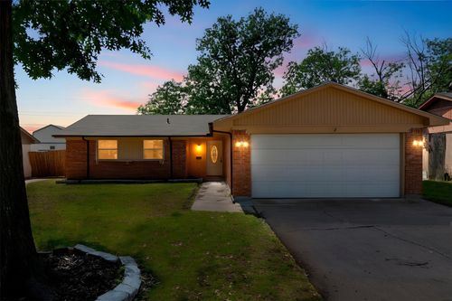 1211 Rancho Dr, Mesquite, TX, 75149-6015 | Card Image