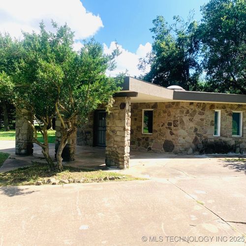 3622 S 82nd East Ave, Tulsa, OK, 74145-1442 | Card Image