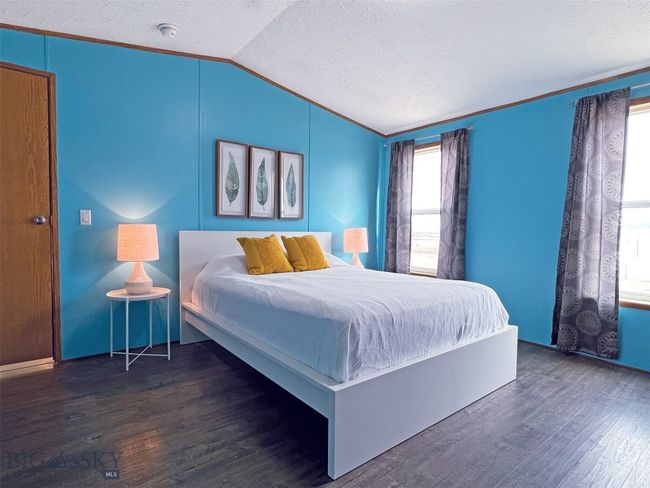 bedroom 1 in mobile home | Image 17