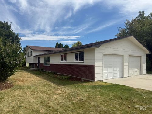 1503 E Dakota Ave, Nampa, ID, 83686-5652 | Card Image