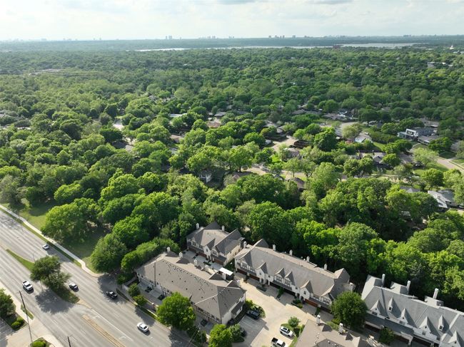 8705 Tudor Pl, Townhouse with 3 bedrooms, 3 bathrooms and null parking in Dallas TX | Image 31
