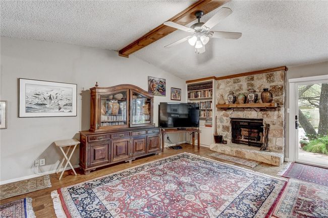 9001 Bubbling Springs Trl, House other with 4 bedrooms, 2 bathrooms and 4 parking in Austin TX | Image 5