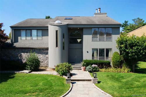 12 Princeton Dr, Syosset, NY, 11791-6742 | Card Image