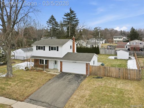 2740 Caterham Dr, Waterford, MI, 48329-2614 | Card Image