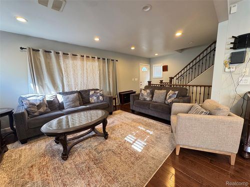 6438 Barrie St, Dearborn, MI, 48126-2018 | Card Image