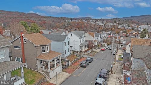 107 Clay St, Tamaqua, PA, 18252-1303 | Card Image