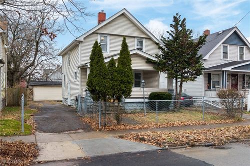 3470 E 113th St, Cleveland, OH, 44104-5704 | Card Image