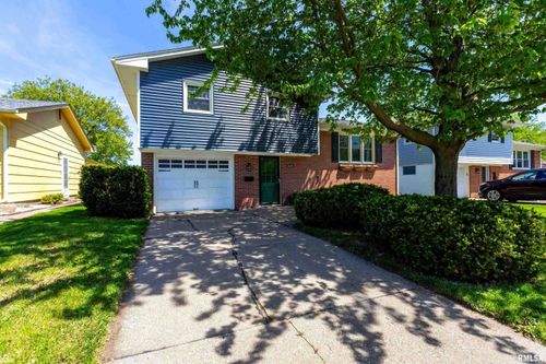 1019 31st St, Bettendorf, IA, 52722-4532 | Card Image