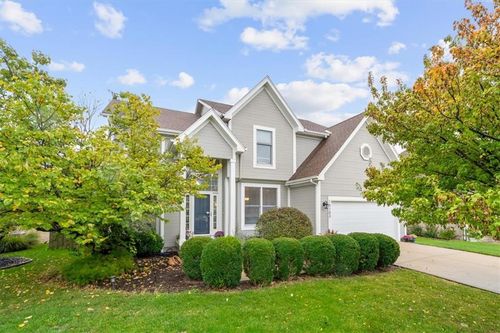 10103 Sunset Dr, Lenexa, KS, 66220-3678 | Card Image