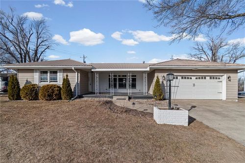 409 W Main St, Maysville, MO, 64469-4035 | Card Image