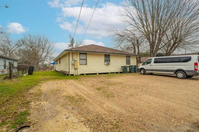 402 W Converse St, House other with 5 bedrooms, 1 bathrooms and null parking in Weimar TX | Image 5