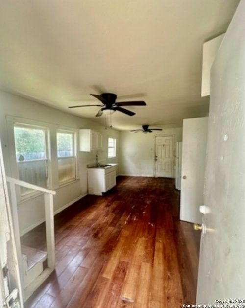 3-1319 Leal St, San Antonio, TX, 78207-2107 | Card Image