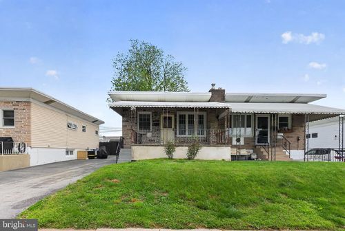208 Hoffman Rd, RIDLEY PARK, PA, 19078-1323 | Card Image