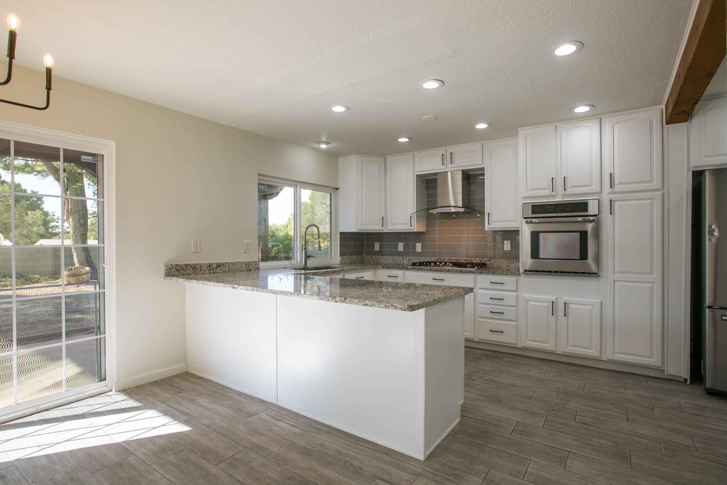 Esther Ave, Albuquerque, NM 87109