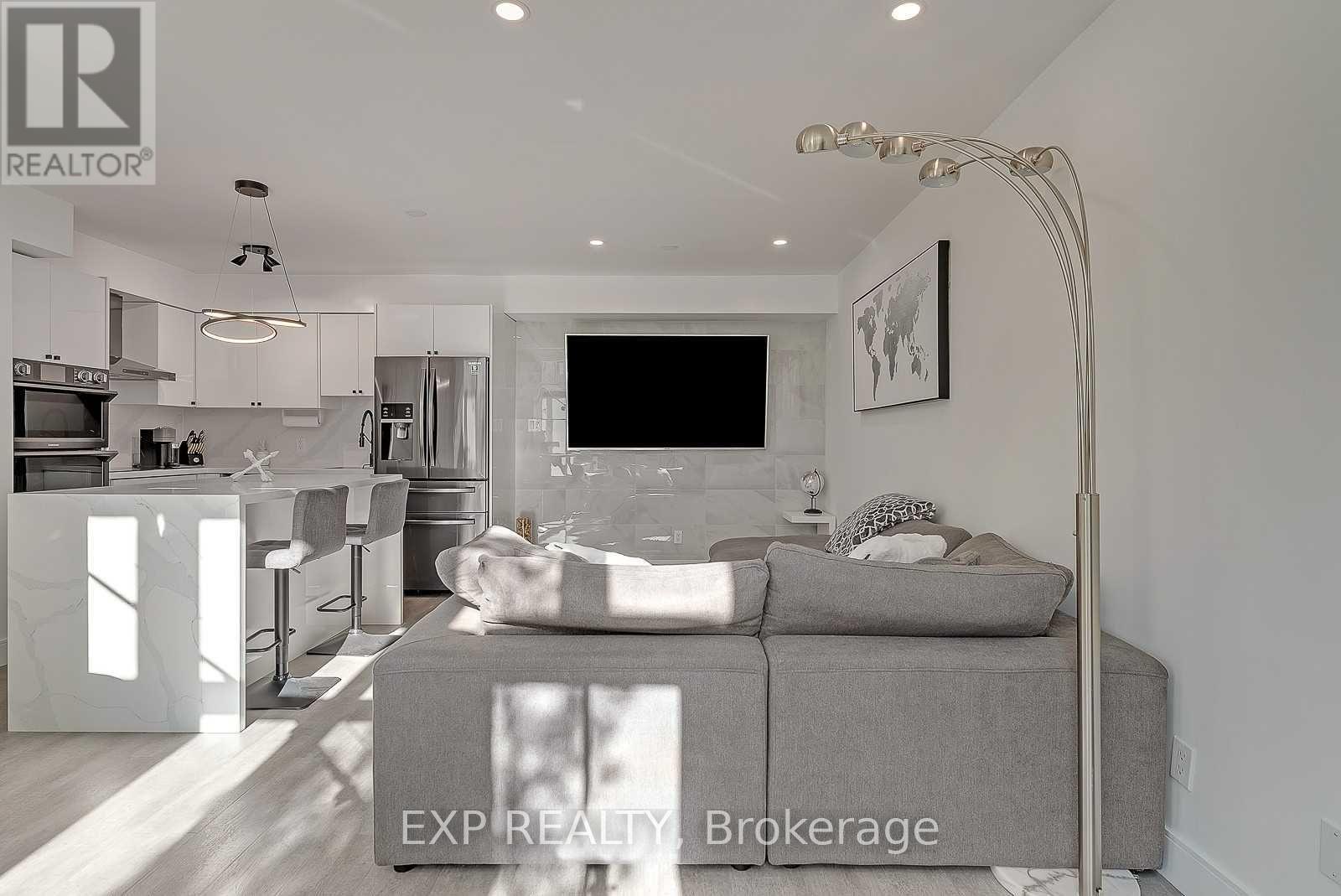 Residential in Toronto (Niagara) 4