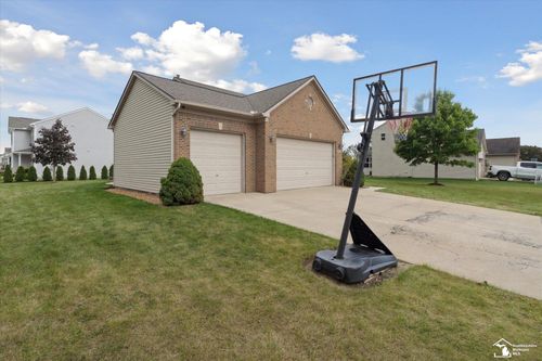 9026 Rock Harbor Dr, Newport, MI, 48166-7839 | Card Image