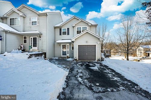 300 Revere Ct, Coatesville, PA, 19320-5923 | Card Image