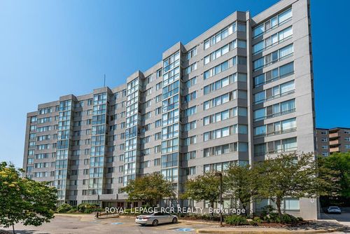 901-270 Davis Dr, Newmarket, ON, L3Y8K2 | Card Image